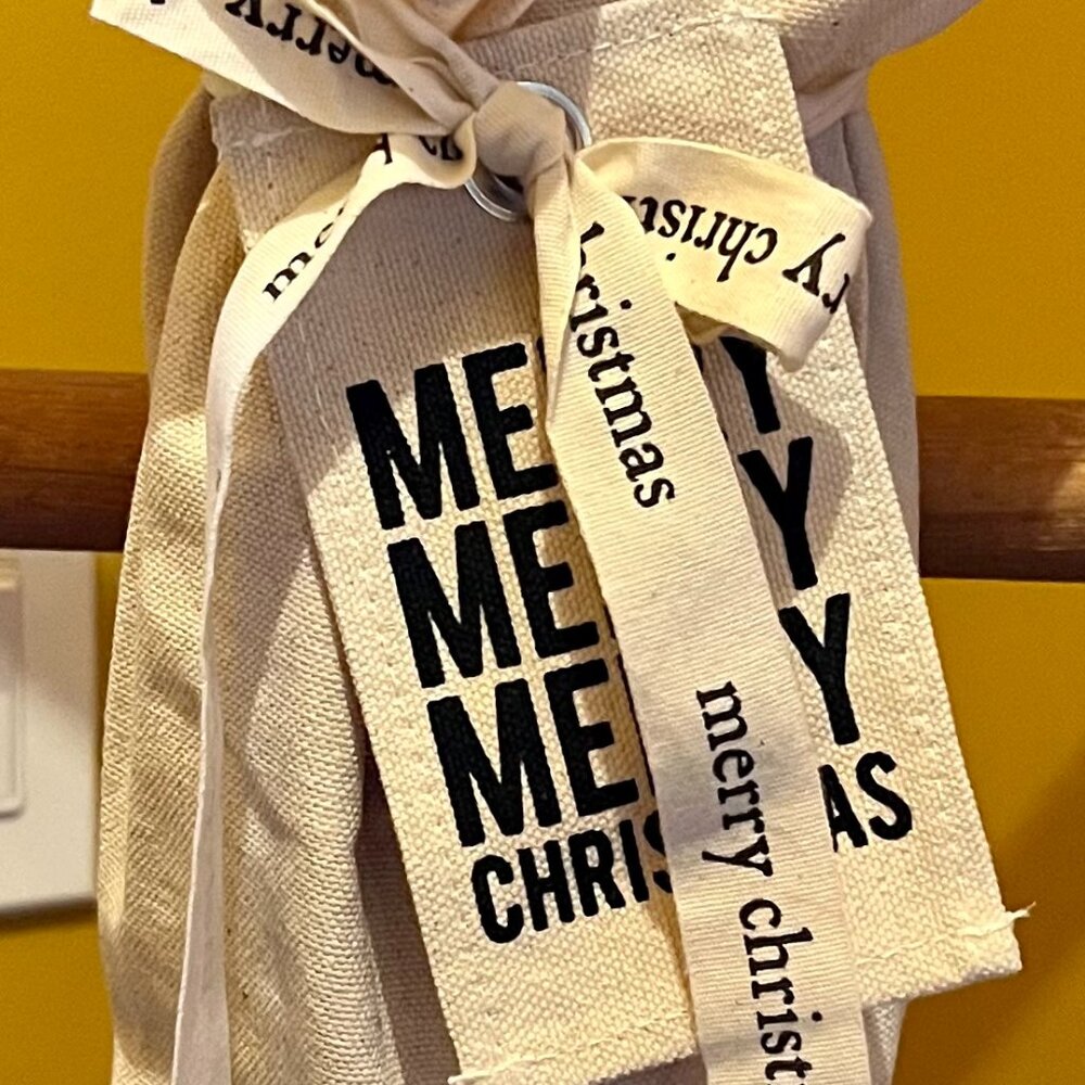 SALE! RECYCLABLE GIFT! Merry Christmas Flowers/Wine Canvas Gift Bag
